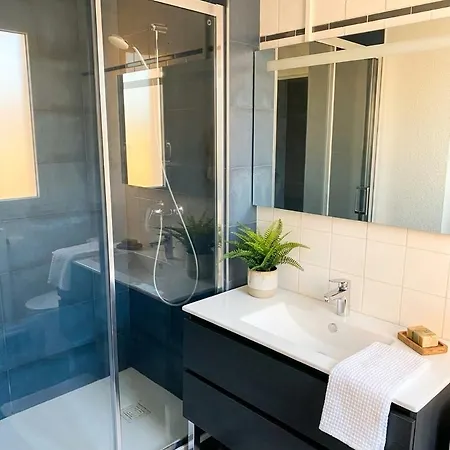 Cozy Apartment, A Short Walk To Place Stan *