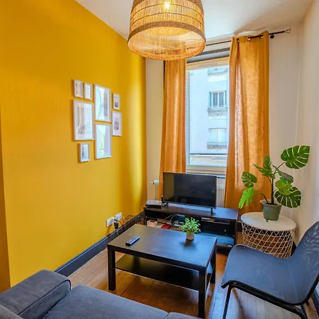 Apartment Cozy Apartment, A Short Walk To Place Stan